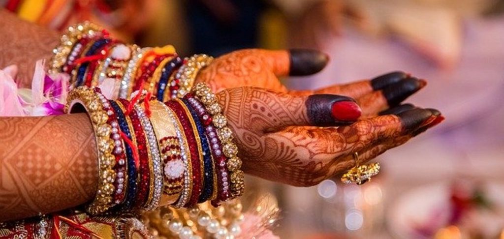 mehndi se vashikaran